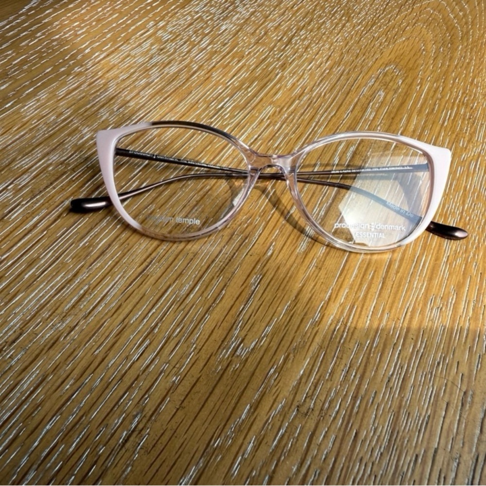 Chic Pink Cat-Eye Glasses